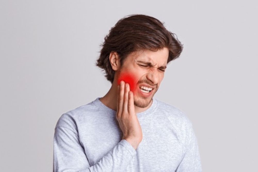 Emergency Dentistry Guide: When Tooth Pain Can’t Wait